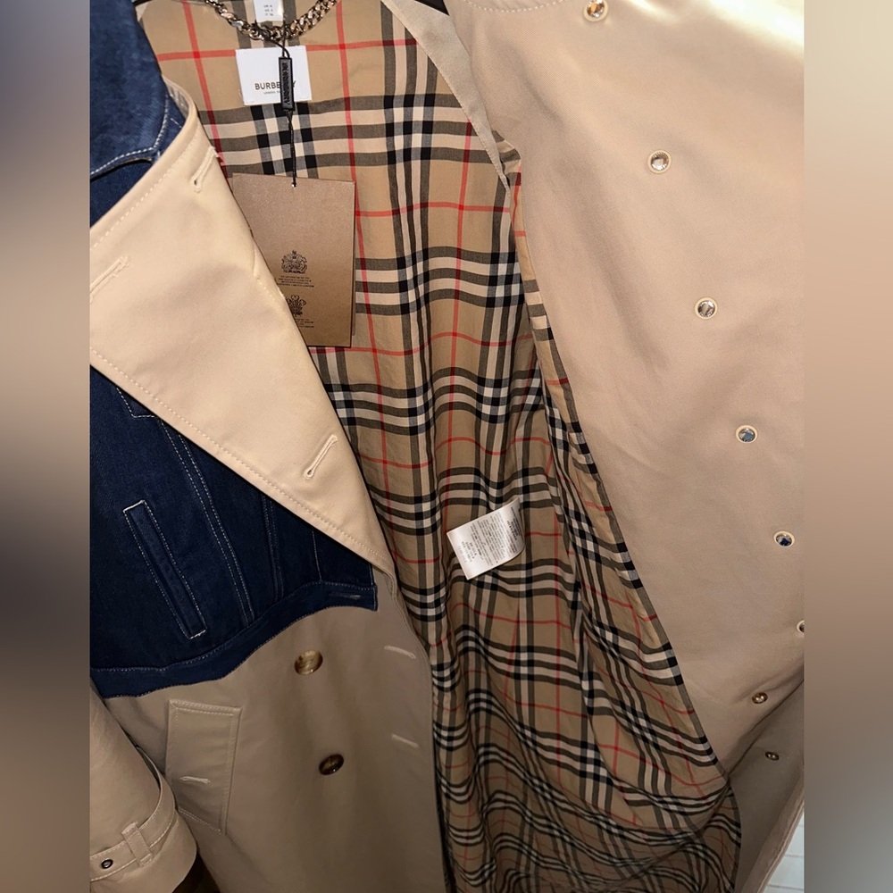 Burberry SS21’ Runway Trench Coat with Denim Detail - Picture 13 of 15